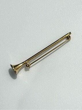 Vintage Gold Tone Horn Brooch Pin